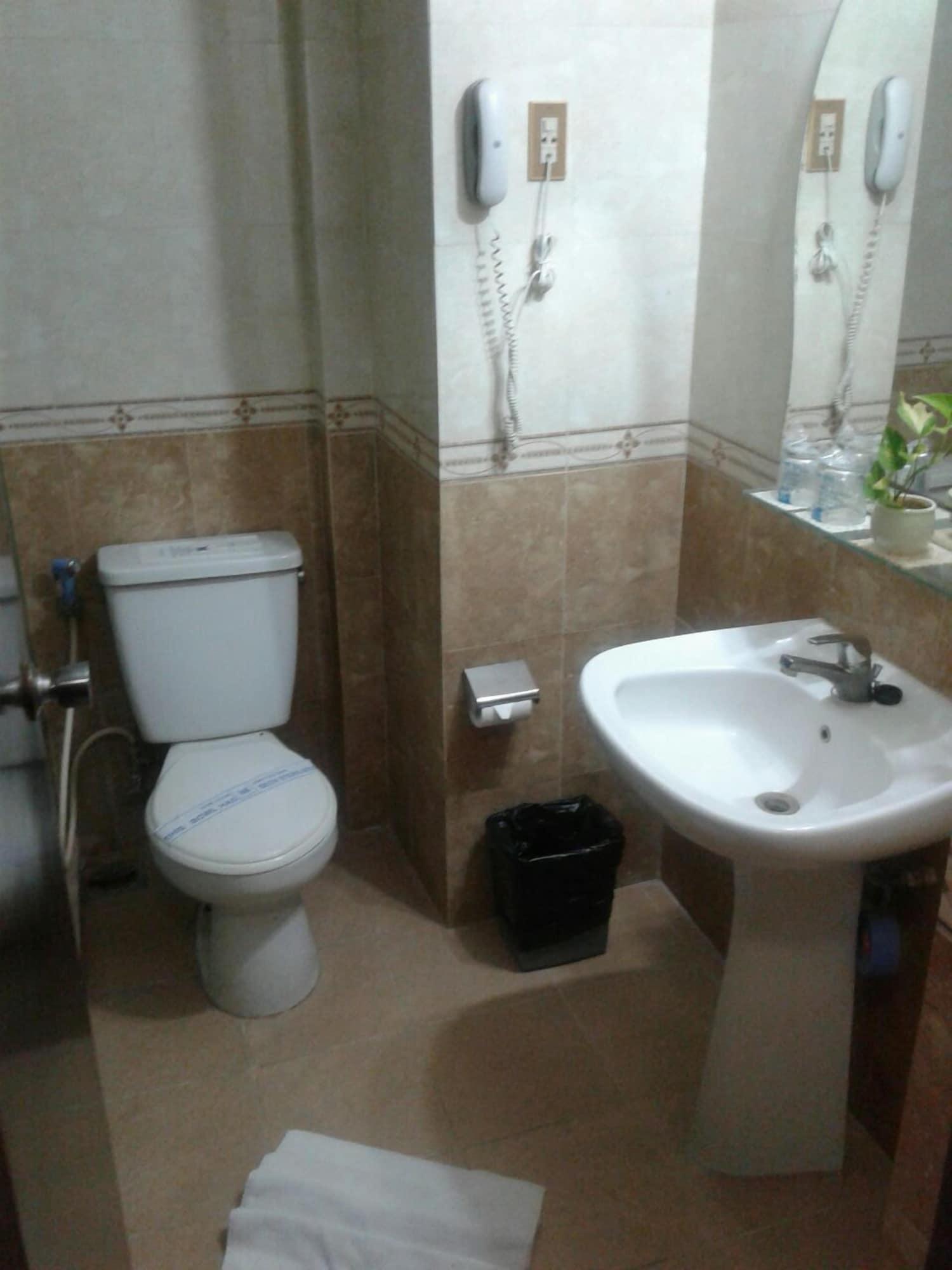 Hotel Merdeka Madiun Extérieur photo
