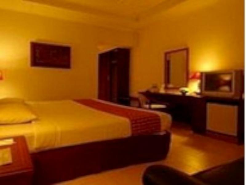 Hotel Merdeka Madiun Extérieur photo